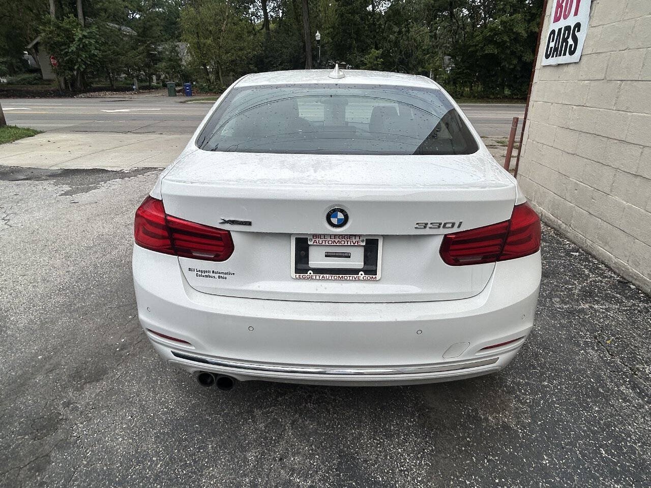 Used 2017 BMW 330i xDrive Sedan AWD/4WD image 11