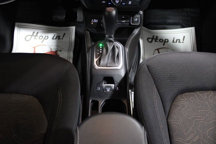 Used 2023 Jeep Renegade Latitude image 24