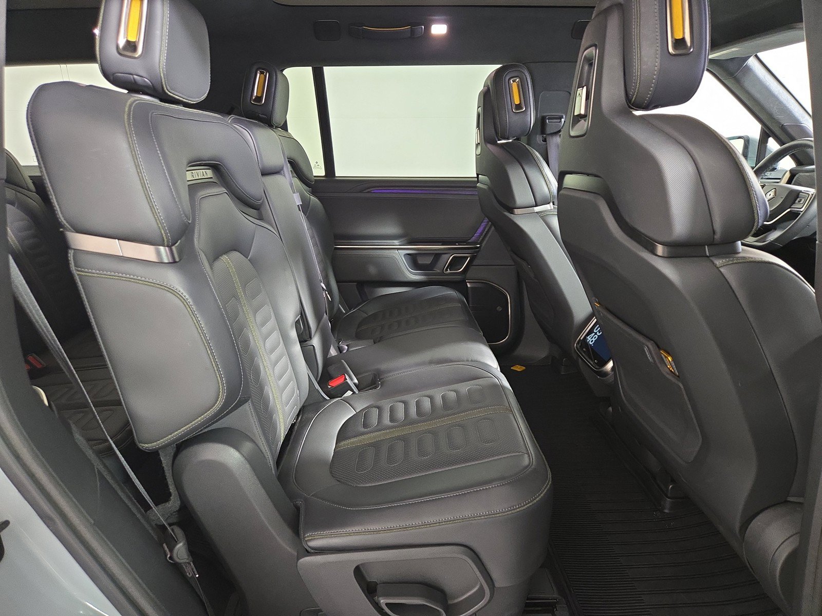 Used 2024 Rivian R1S Adventure AWD/4WD image 23