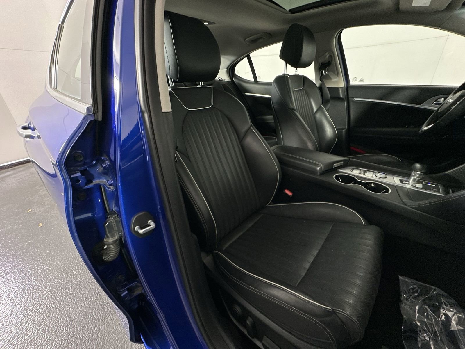 Used 2020 Genesis G70 3.3T image 27