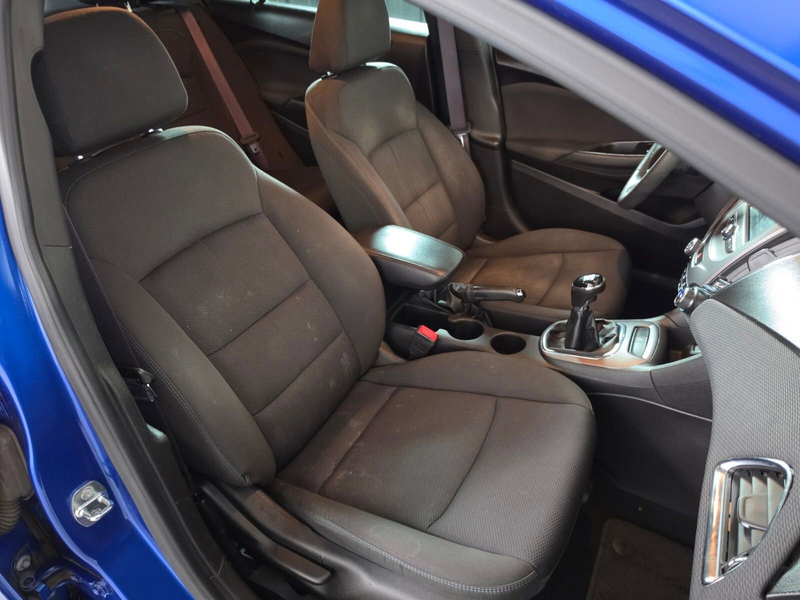Used 2016 Chevrolet Cruze LT w/ Convenience Package FWD image 21