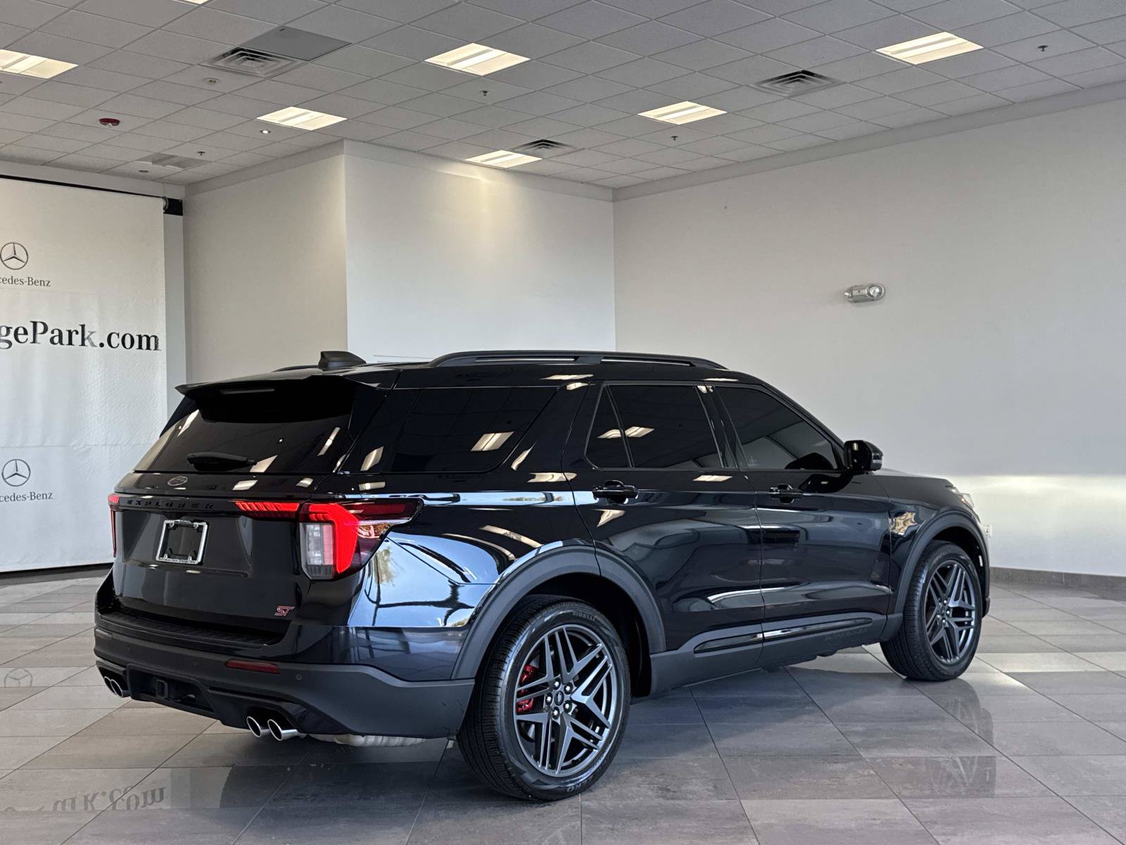 Used 2025 Ford Explorer ST RWD image 24