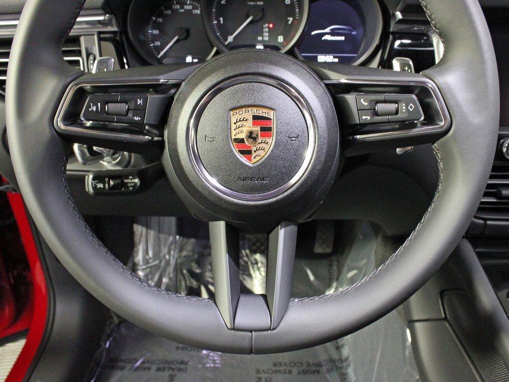 Certified 2025 Porsche Macan image 21