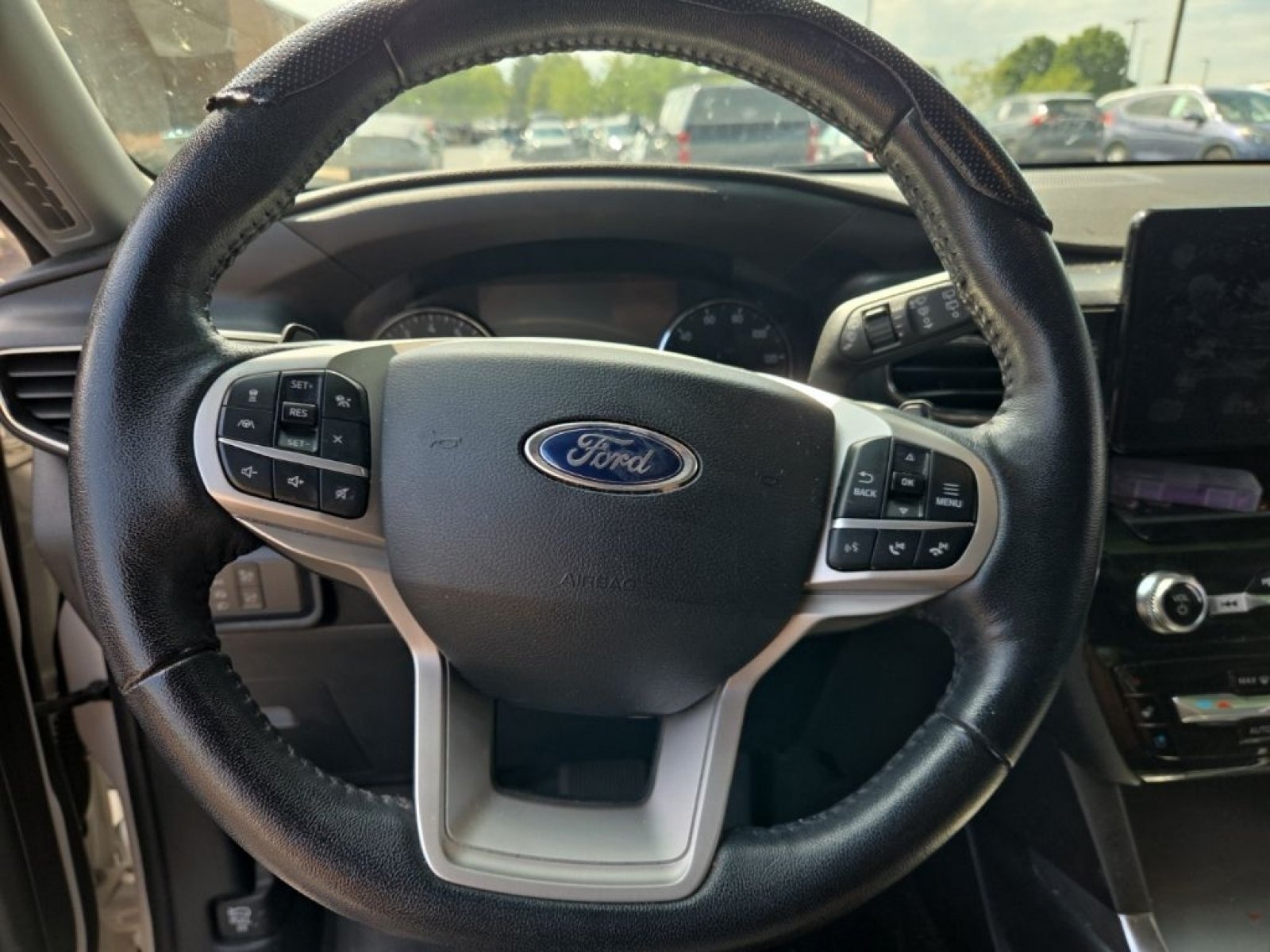Used 2021 Ford Explorer Limited w/ Hybrid Equipment Group 310A AWD/4WD image 15