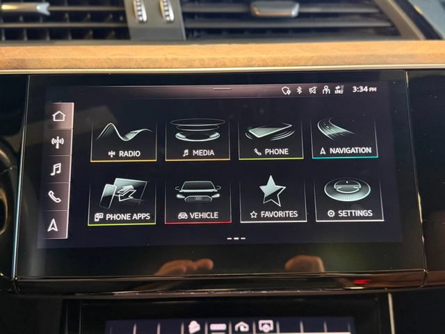 Used 2021 Audi e-tron Premium w/ Convenience Plus Package AWD/4WD image 28