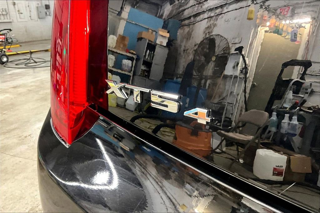 Used 2015 Cadillac XTS Luxury image 24