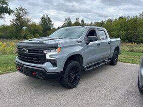 Used 2024 Chevrolet Silverado 1500 LT Trail Boss w/ Convenience Package II AWD/4WD image 2