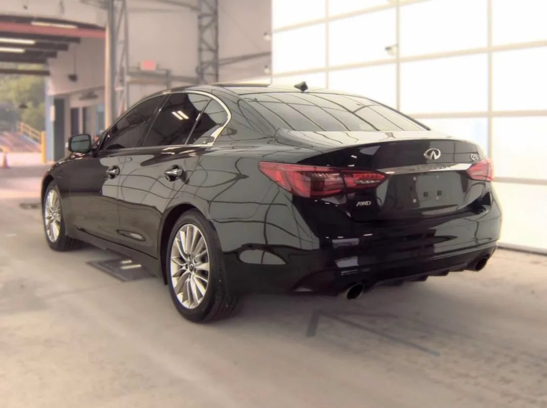 Used 2021 INFINITI Q50 Luxe AWD/4WD image 3
