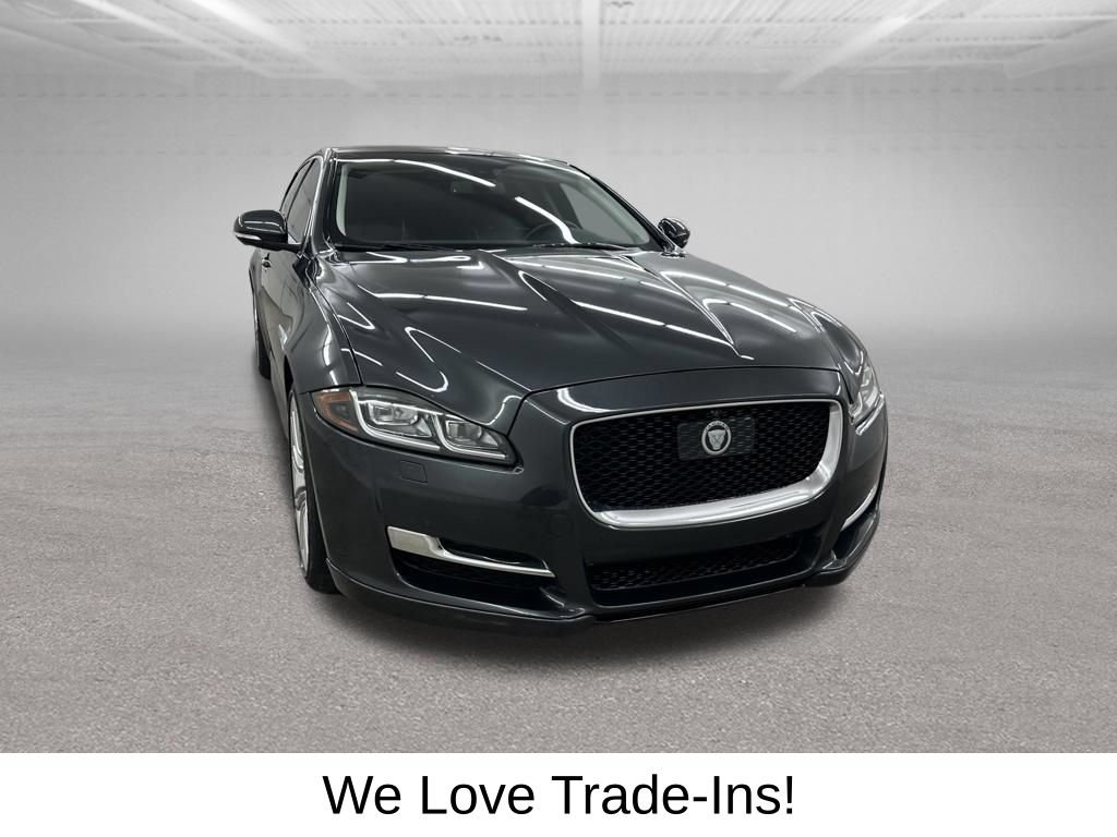 Used 2016 Jaguar XJ R-Sport AWD/4WD image 3