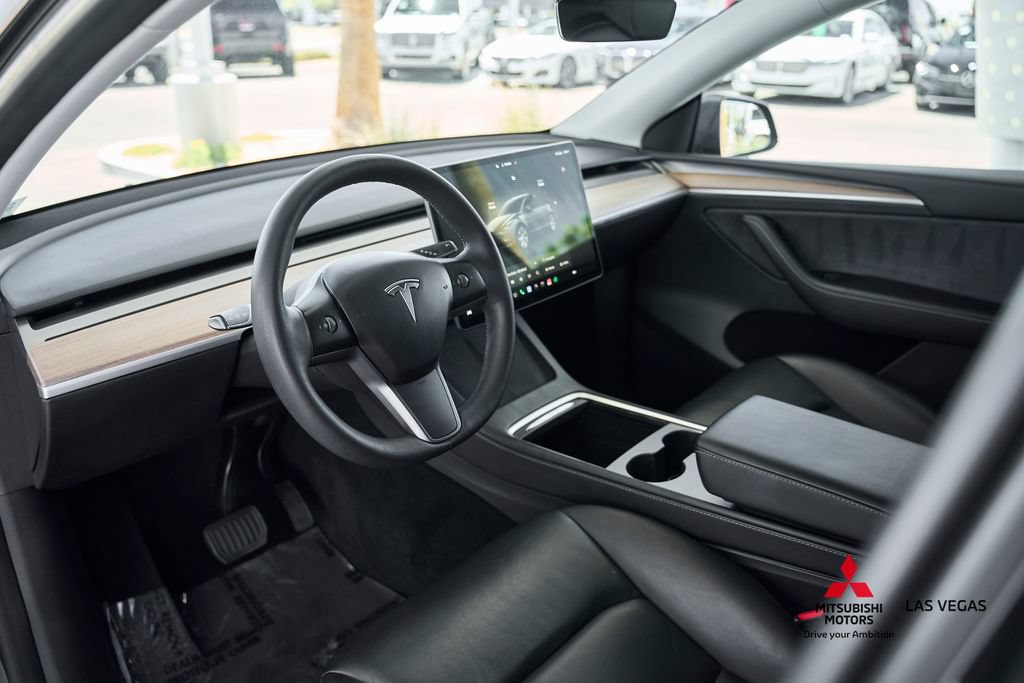 Used 2023 Tesla Model Y Long Range AWD/4WD image 2
