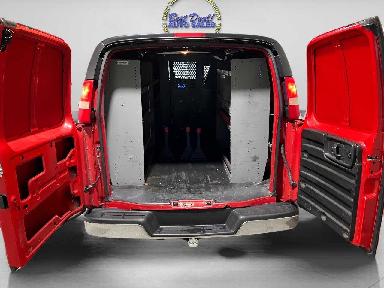 Used 2008 Chevrolet Express 3500 3500 Cargo w/ Chrome Appearance Package image 12