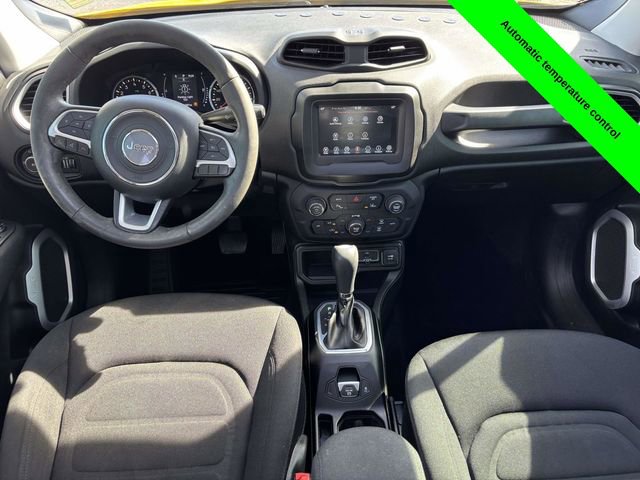 Used 2018 Jeep Renegade Latitude w/ Advanced Technology Group image 27