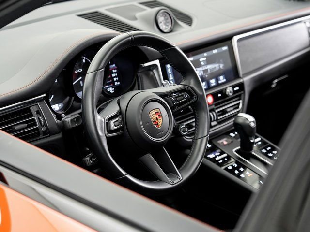 Certified 2024 Porsche Macan GTS image 9