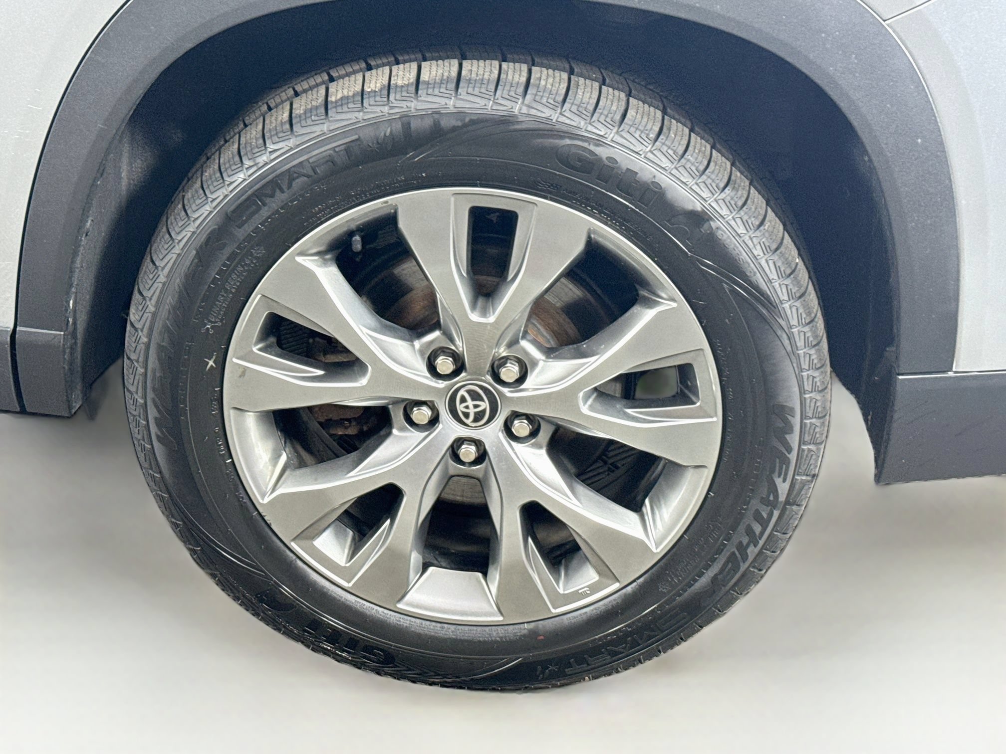 Certified 2024 Toyota Grand Highlander AWD image 9