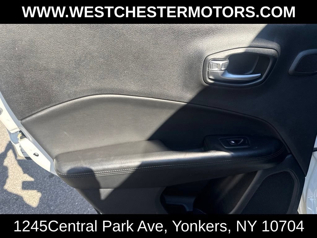 Used 2021 Jeep Compass Latitude w/ Sun and Sound Group AWD/4WD image 27