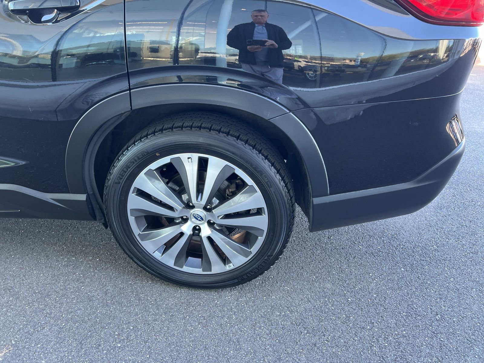 Used 2019 Subaru Ascent Premium AWD/4WD image 4