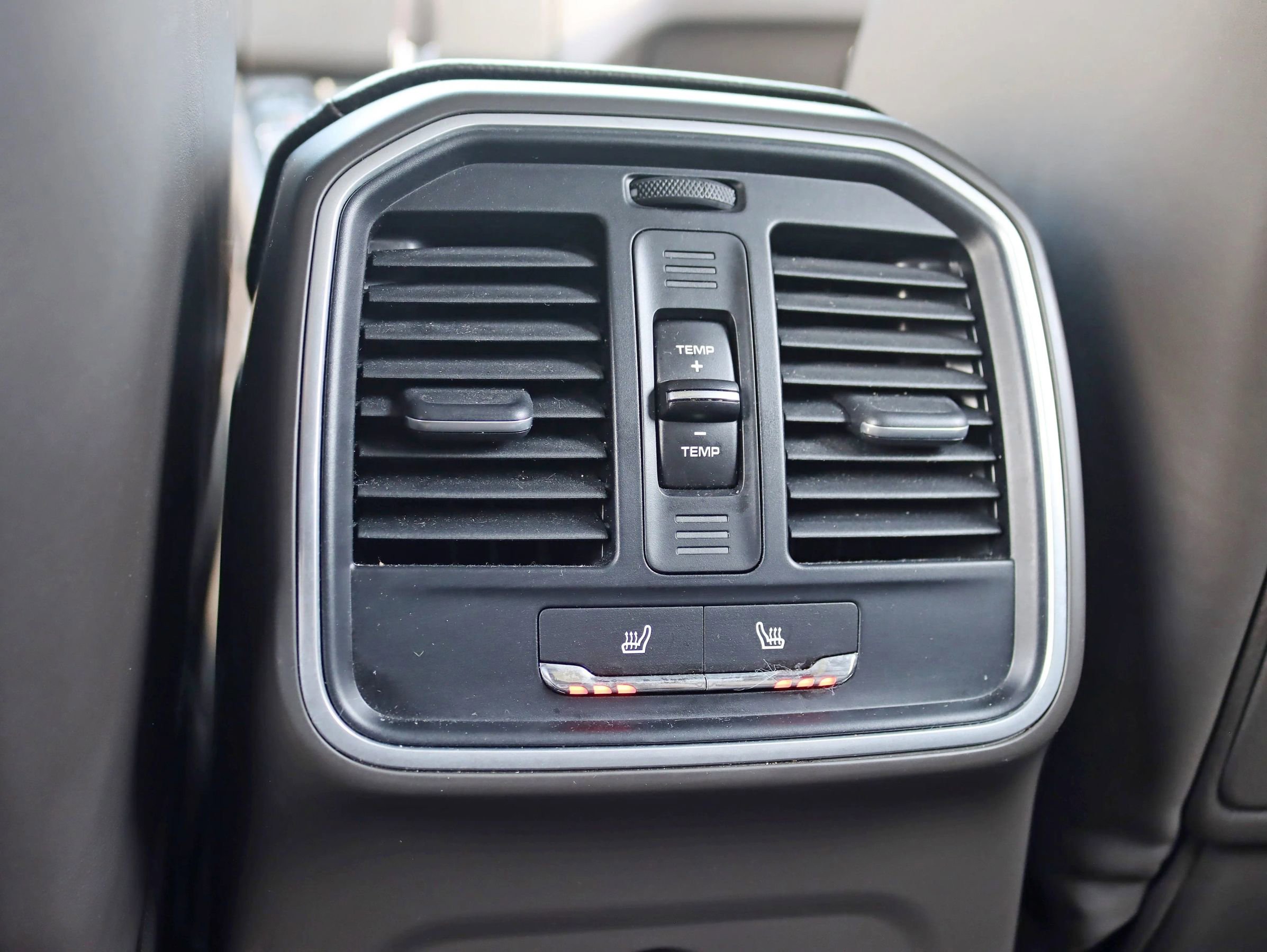 Used 2018 Porsche Macan Sport Edition image 24