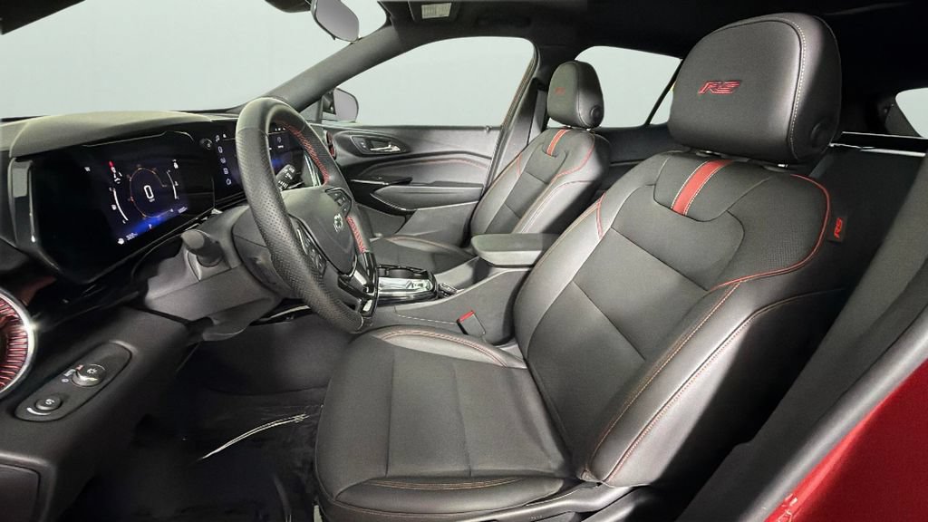 Certified 2024 Chevrolet Trax RS w/ Sunroof Package FWD image 17