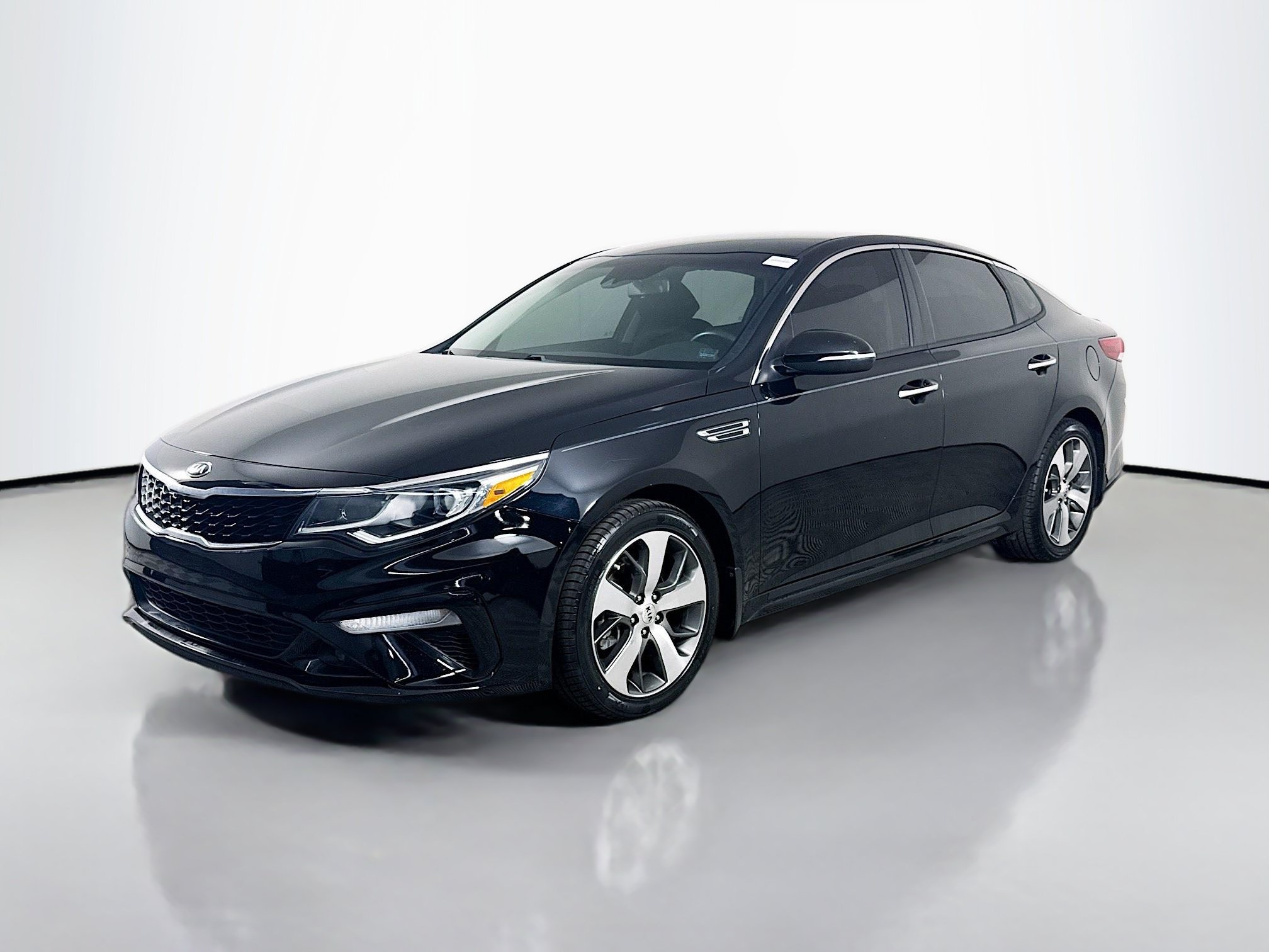 Used 2020 Kia Optima S FWD image 4