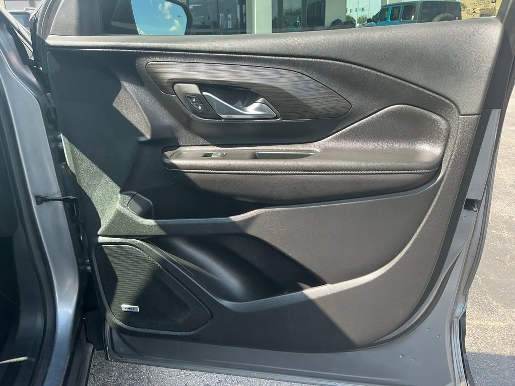 Used 2019 GMC Terrain SLT w/ Preferred Package FWD image 17
