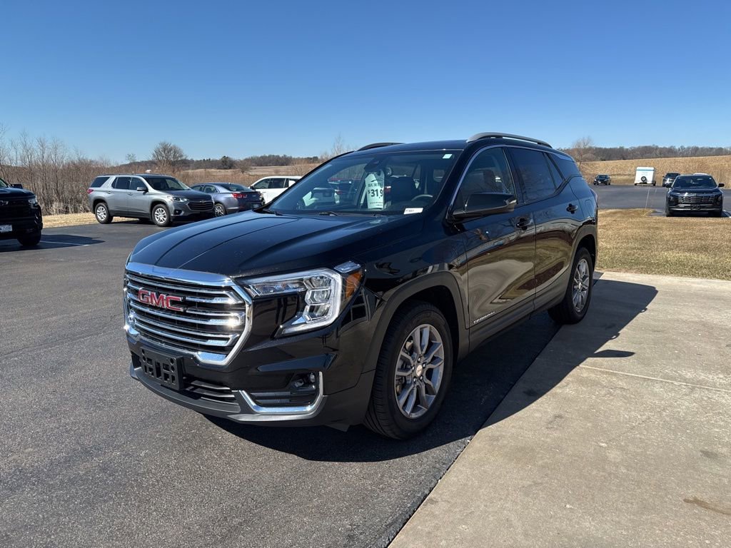 Certified 2024 GMC Terrain SLT w/ Infotainment Package II image 4
