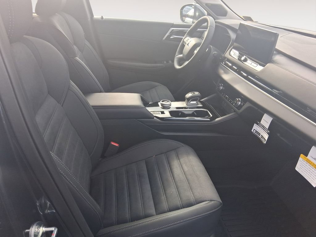 New 2026 Mitsubishi Outlander SE FWD image 15