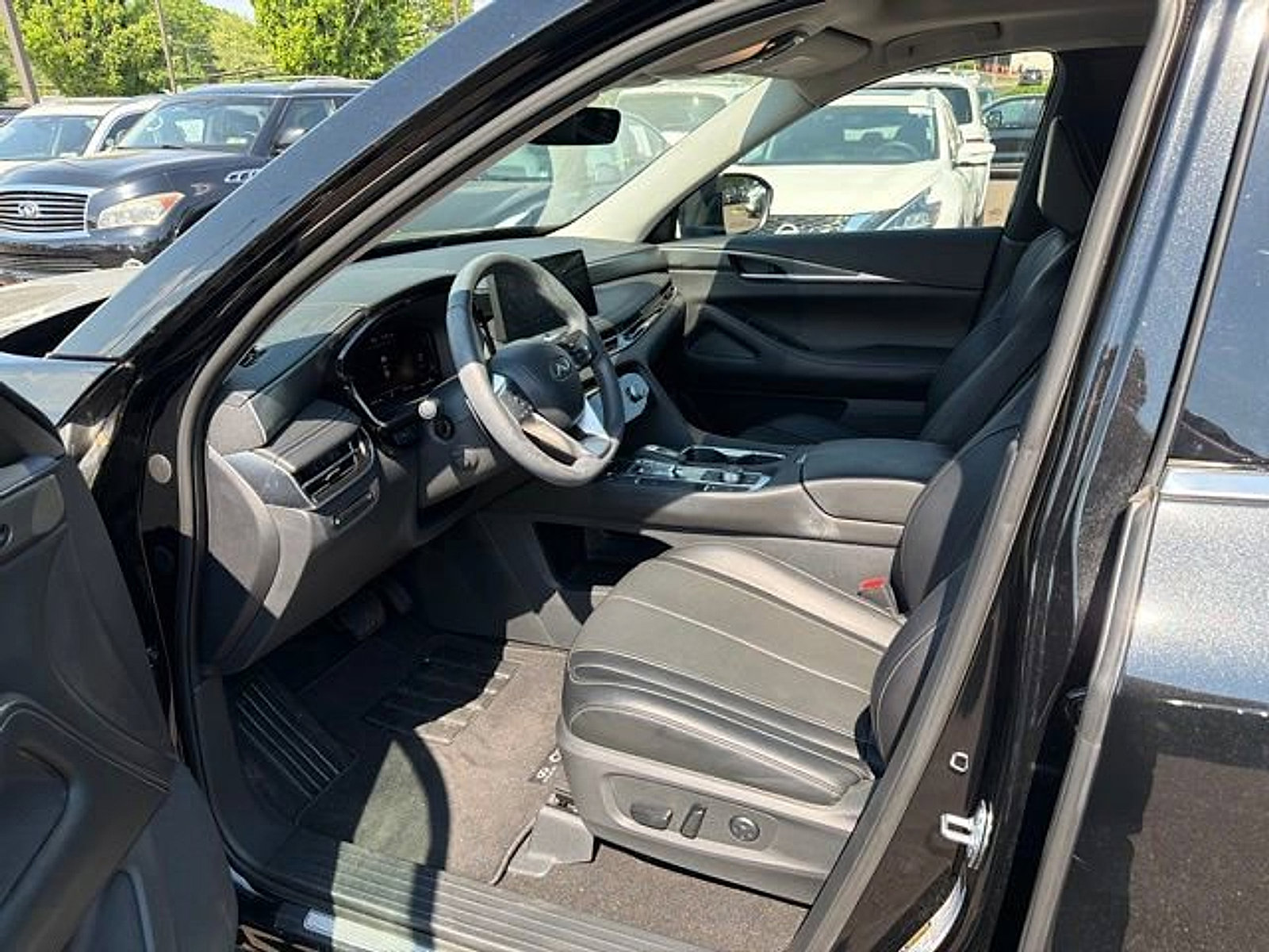 Used 2023 INFINITI QX60 Luxe w/ Cargo Package AWD/4WD image 9