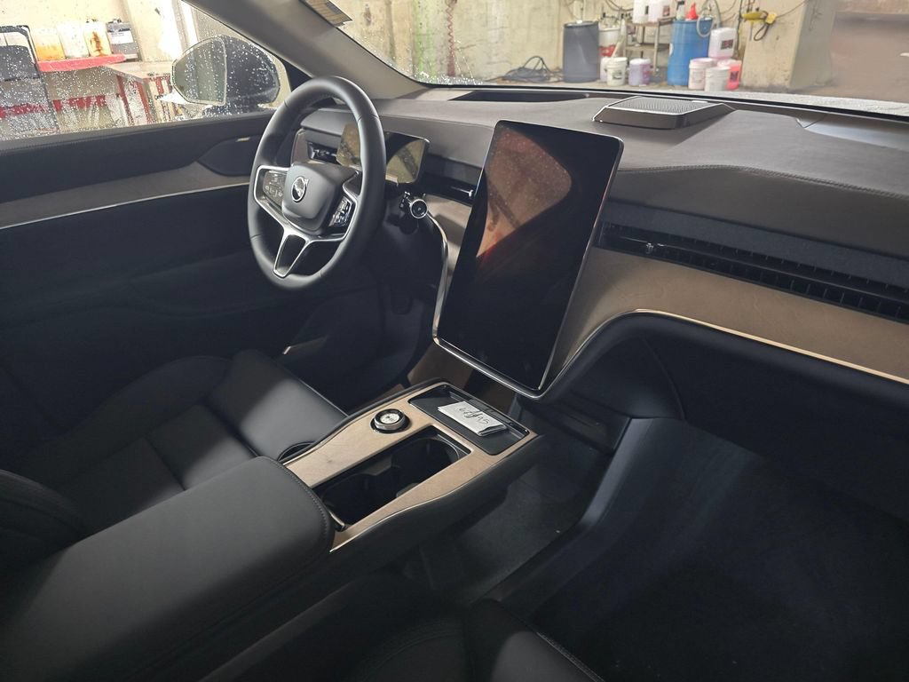 New 2025 Volvo EX90 Plus AWD/4WD image 11