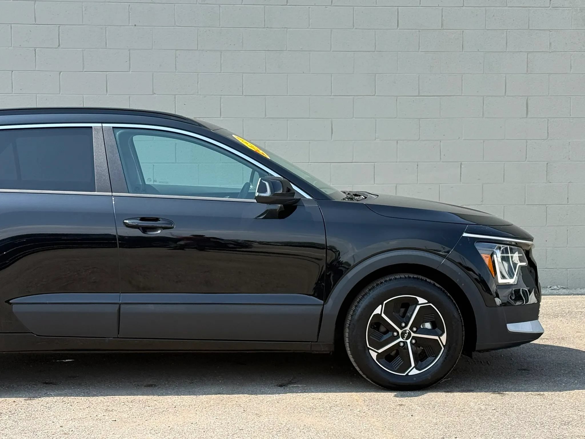Used 2024 Kia Niro EX FWD image 10