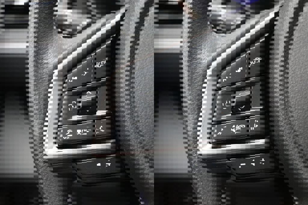 Used 2023 Subaru Ascent Limited w/ Technology Package image 20