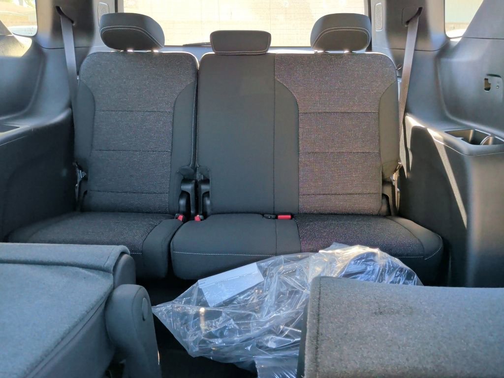 New 2025 Chevrolet Traverse LT w/ LPO, Floor Liner Package image 37