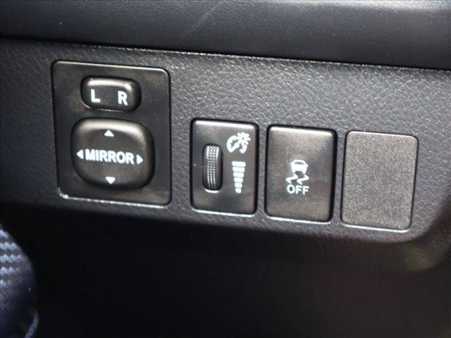 Used 2015 Toyota RAV4 LE AWD/4WD image 16