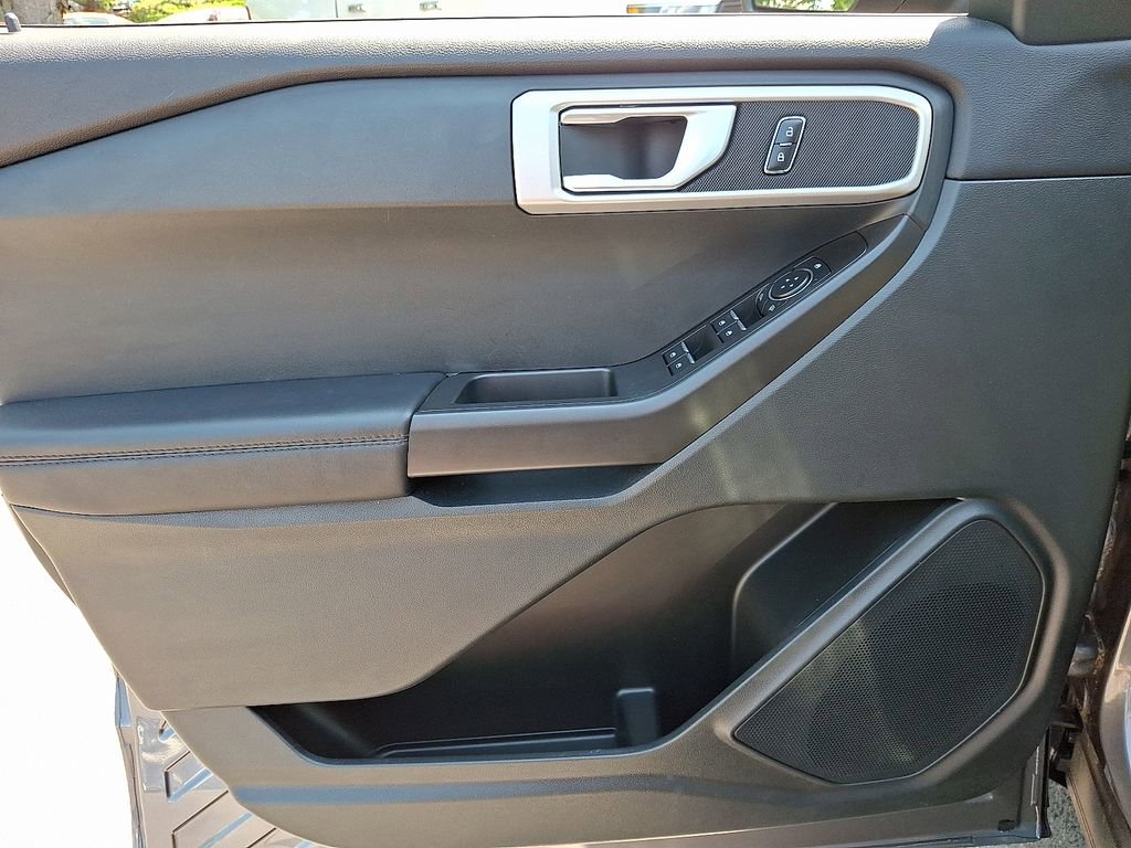 Used 2023 Ford Explorer 4WD image 11