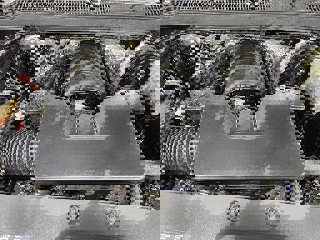 Used 2015 GMC Yukon SLE w/ HD Trailering Package image 39