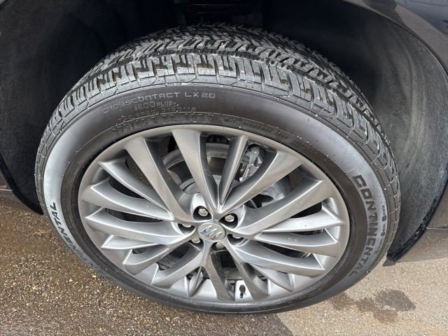 Certified 2025 Buick Enclave Avenir w/ Super Cruise Package AWD/4WD image 5