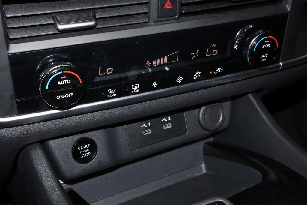 Certified 2025 Nissan Rogue SV image 32