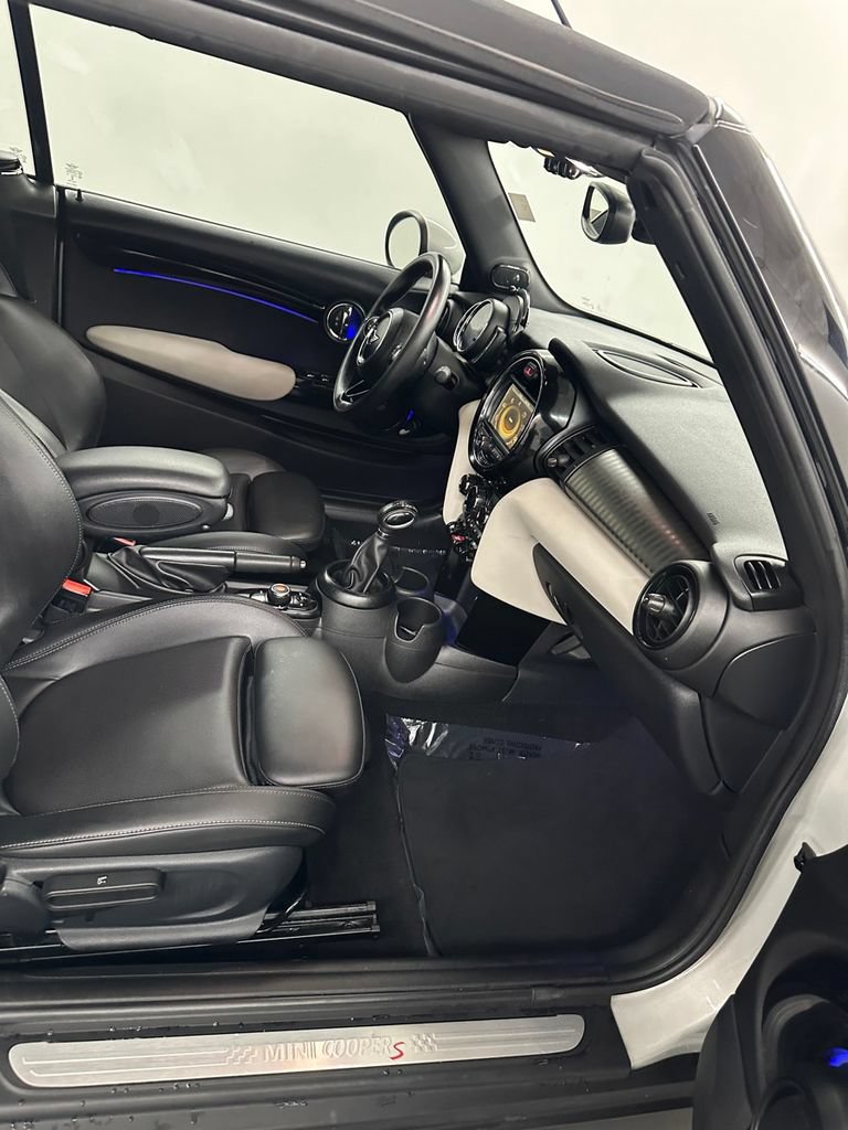 Used 2018 MINI Cooper S w/ Premium Package FWD image 29