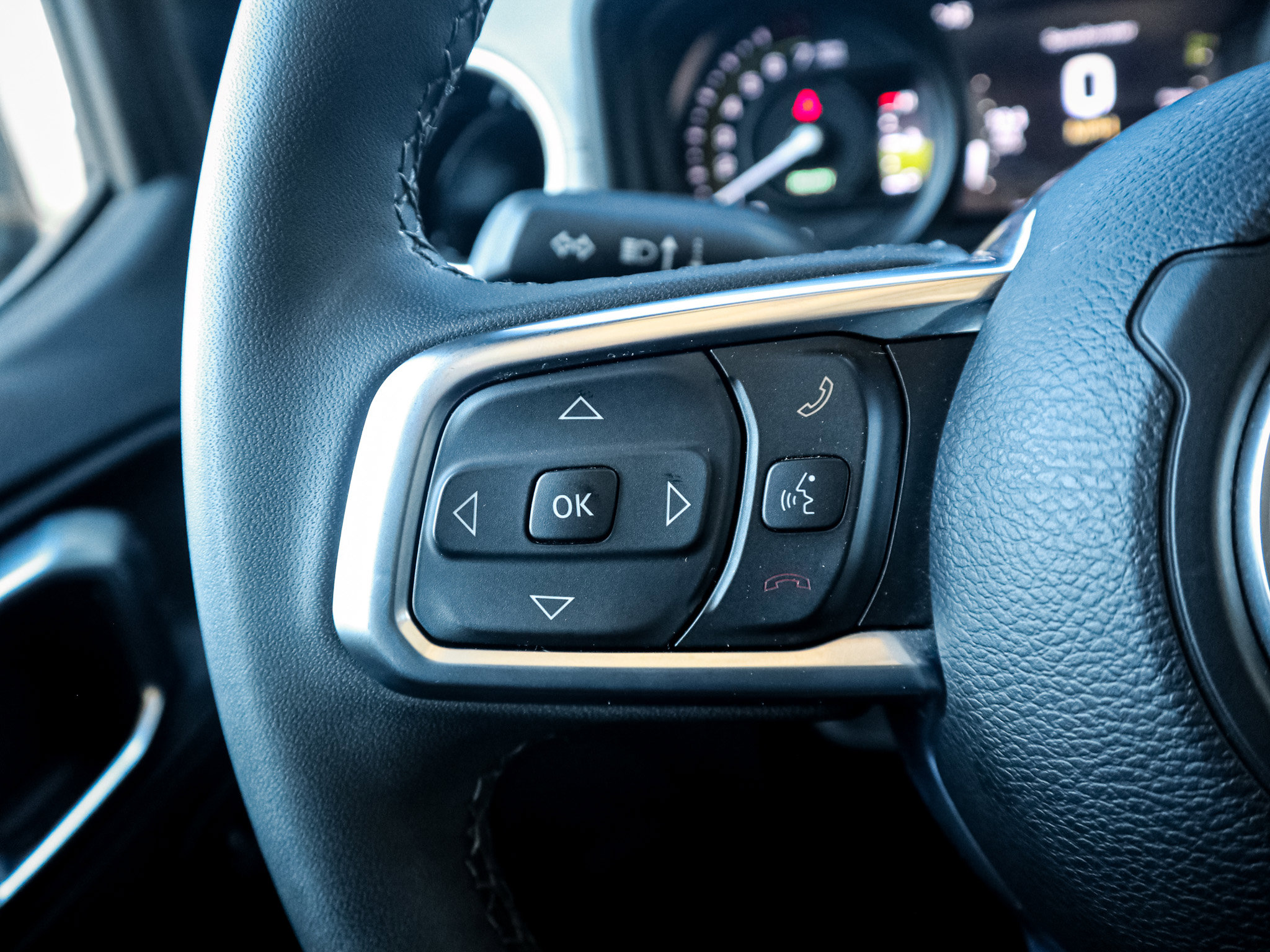 Used 2025 Jeep Wrangler Sahara image 19