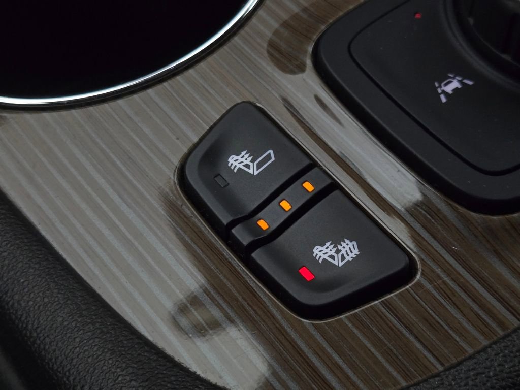 Used 2023 GMC Acadia SLE w/ Driver Convenience Package image 5