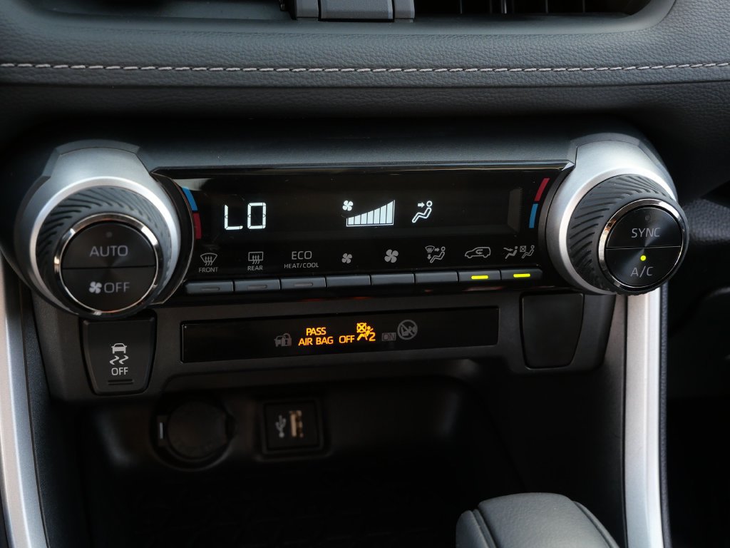 Certified 2025 Toyota RAV4 LE AWD/4WD image 19