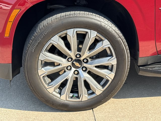 Used 2025 Chevrolet Tahoe High Country AWD/4WD image 17