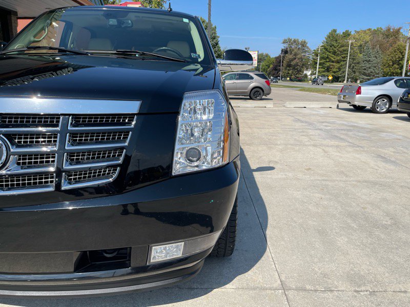 Used 2007 Cadillac Escalade AWD w/ Information Package image 4