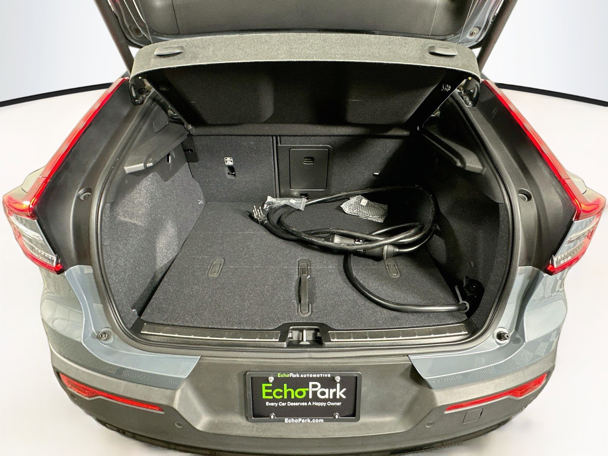 Used 2023 Volvo C40 P8 Recharge Plus AWD/4WD image 29