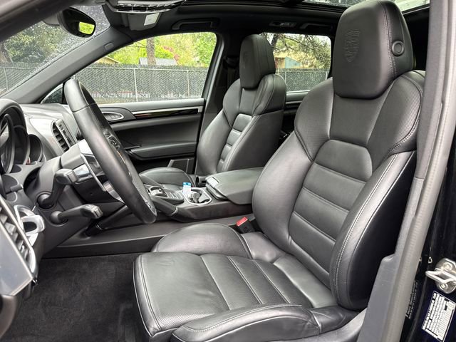 Used 2017 Porsche Cayenne Platinum Edition image 8