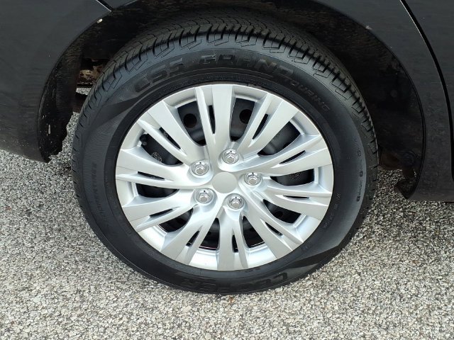 Used 2004 Toyota Matrix FWD image 9