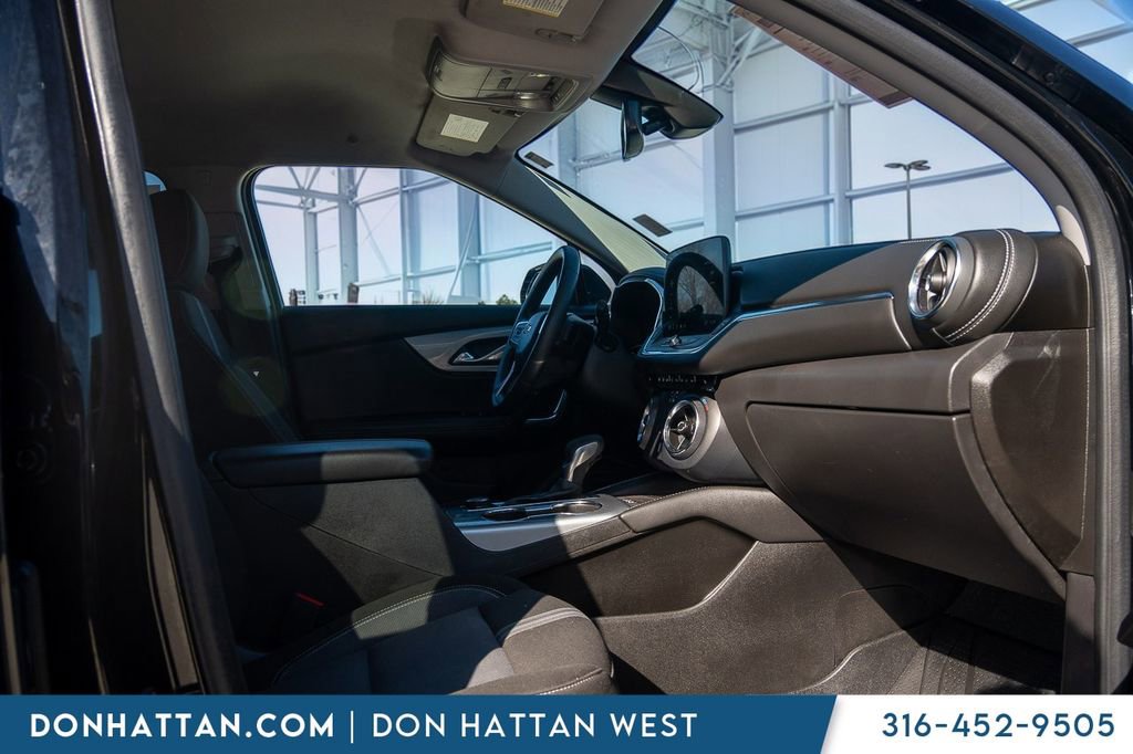 Used 2024 Chevrolet Blazer LT w/ Convenience Package FWD image 22