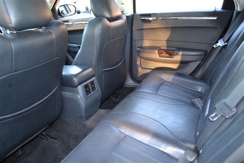Used 2008 Chrysler 300 C image 27