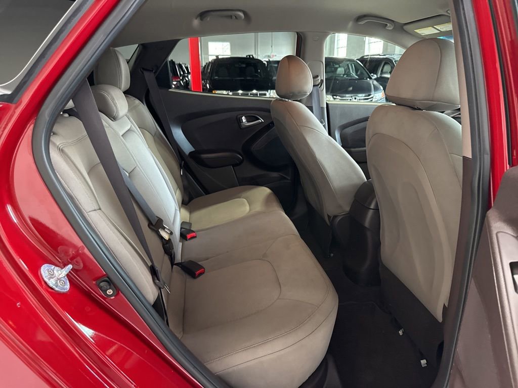 Used 2012 Hyundai Tucson GL image 27