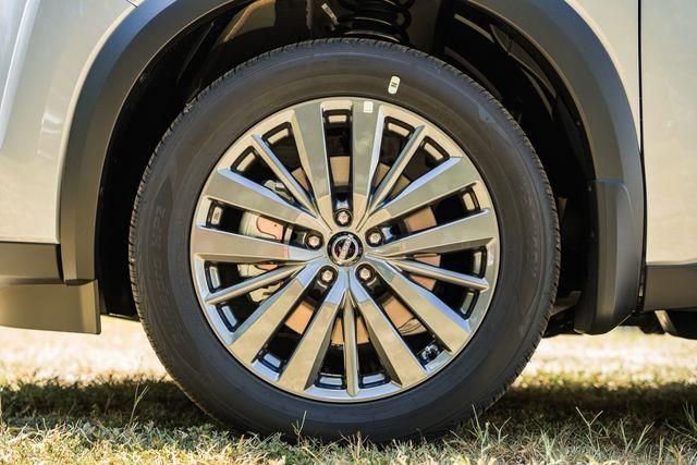 New 2025 Nissan Pathfinder SL w/ SL Premium Package image 18