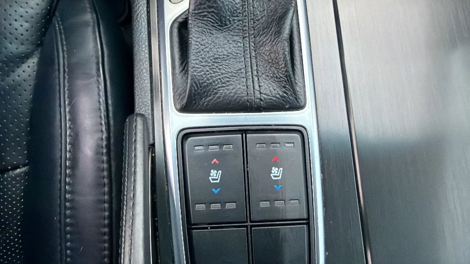 Used 2017 Hyundai Azera FWD image 36